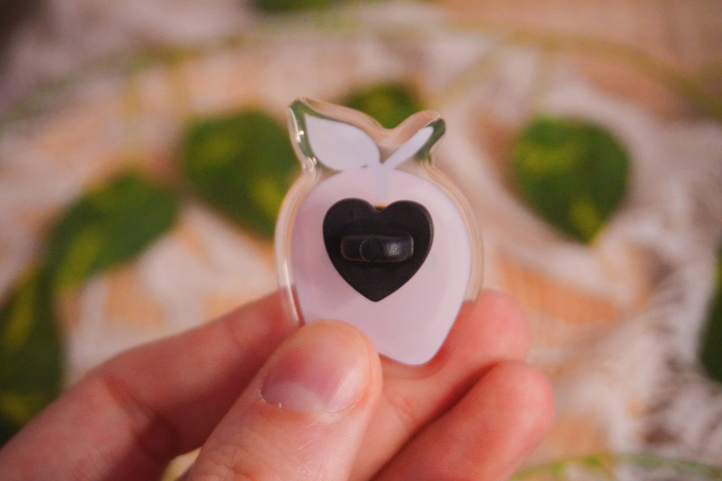 Pins Apple